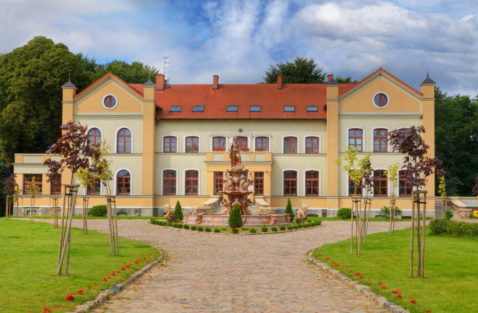 Palac Slonowice Bed and Breakfast Brzeżno Exterior foto